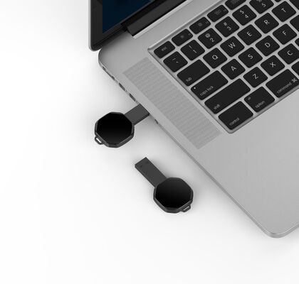 Η μνήμη usb φωτός LED ικανή για λειτουργία από -50 έως +80 βαθμούς Κελσίου ιδανική για χειρισμό δεδομένων σε ακραίες θερμοκρασίες