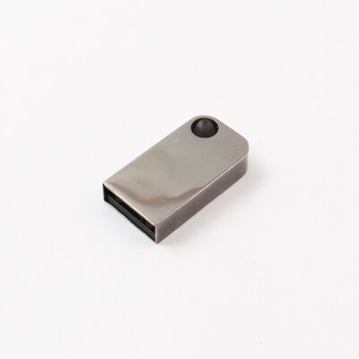 Μίνι μονάδα λάμψης USB με τρύπα που μπορεί να βάλει κλειδί Μεταλλική μονάδα λάμψης USB μπορεί προσαρμοσμένο λογότυπο λέιζερ