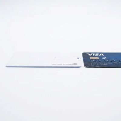 Ταχύτητα γραφής 2.0 8-15mbs πιστωτική κάρτα USB flash drive με λογότυπο OEM υποστήριξη ανθεκτική κατασκευή και εύκολο σχεδιασμό μεταφοράς